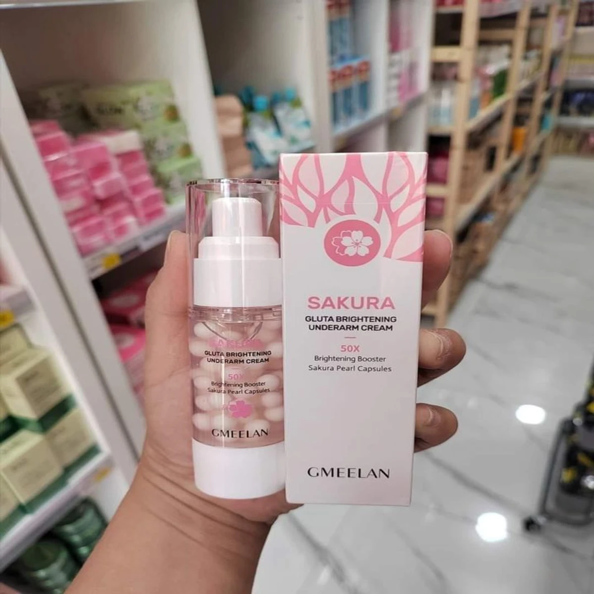 Sakura Gluta Underarm Cream, Contains Japanese Cherry Blossom Extract & Niacinamide, Helps To Fade Dark Spots, Nourishing, Silky Smooth And Hydrated Skin